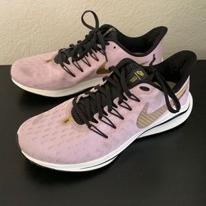 Women’s Nike Zoom size 9